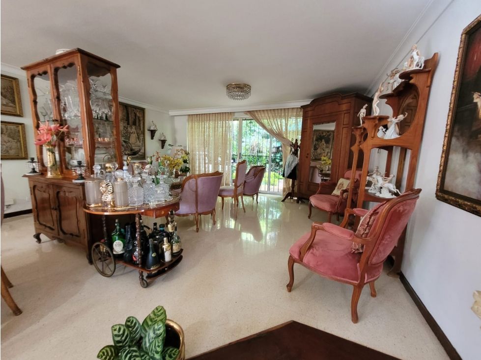 Casa en venta Antioquia Medellín Asomadera No 2 310 m2 Habitaciones 4 Baños 4 Garajes 2 Precio $1950000000