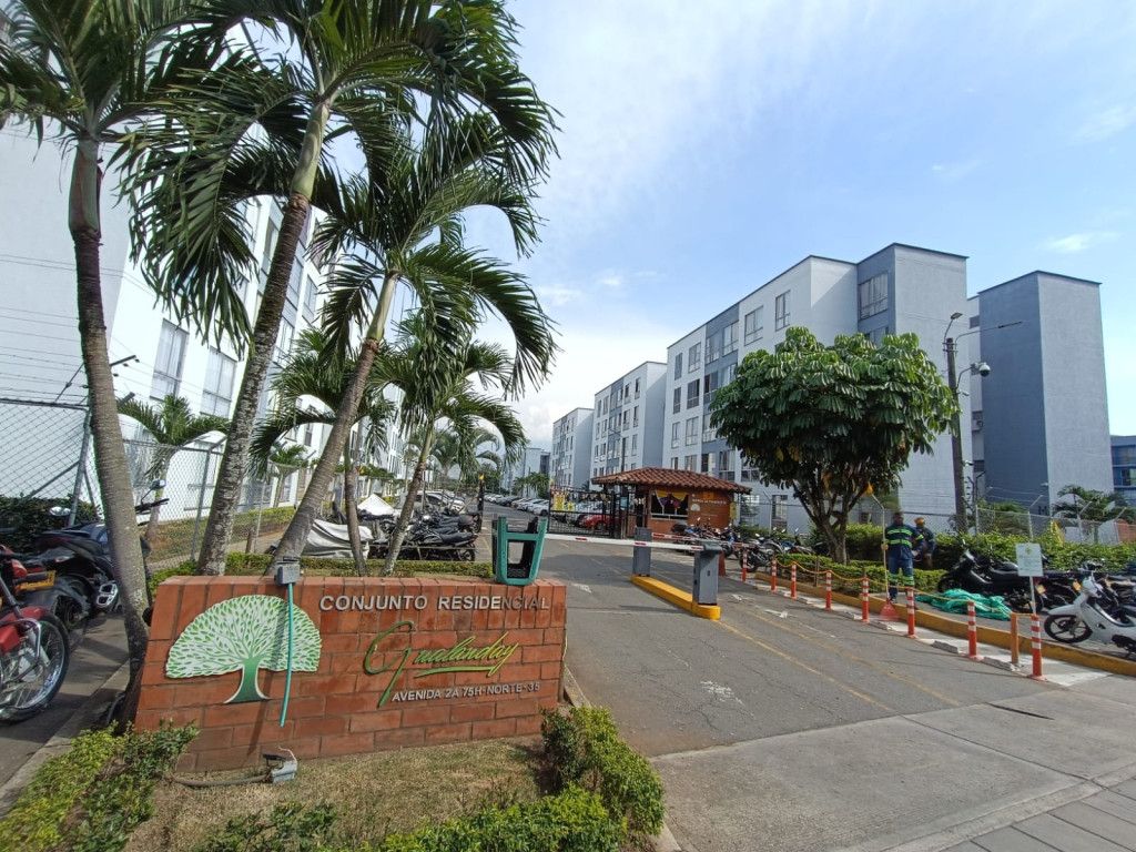Apartamento en arriendo Valle Del Cauca Cali Brisas De Los Álamos 60 m2 Habitaciones 3 Baños 2 Garajes 0 Precio $1300000