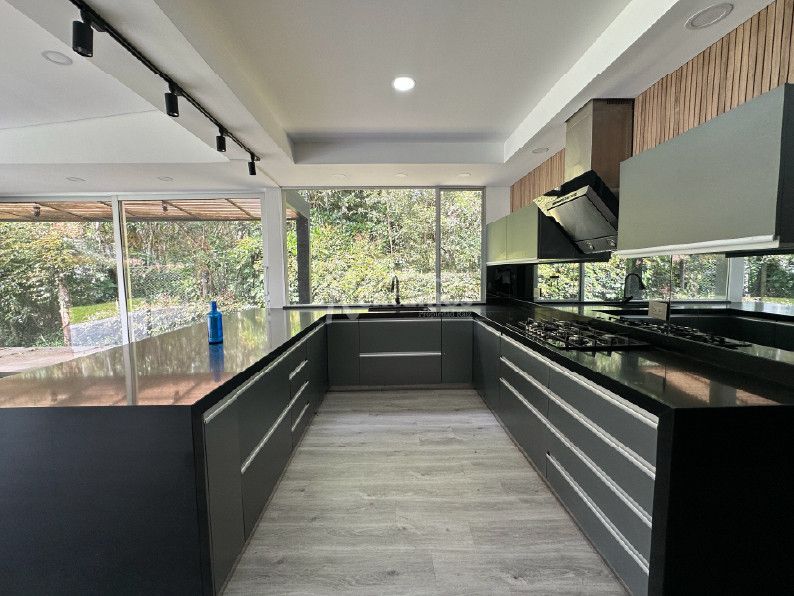 Casa en arriendo Antioquia Rionegro Gualanday 320 m2 Habitaciones 4 Baños 5 Garajes 4 Precio $17000000