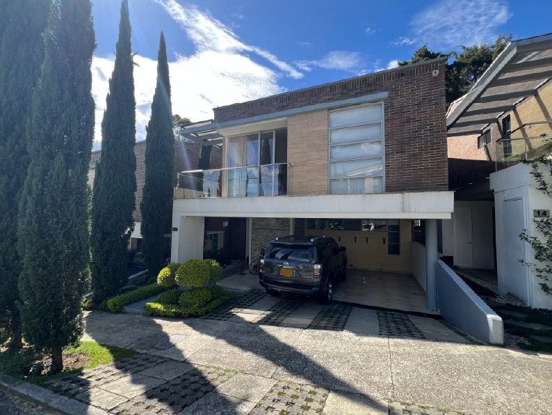Casa en venta Antioquia Medellín El Diamante No2 251 m2 Habitaciones 4 Baños 5 Garajes 4 Precio $2550000000