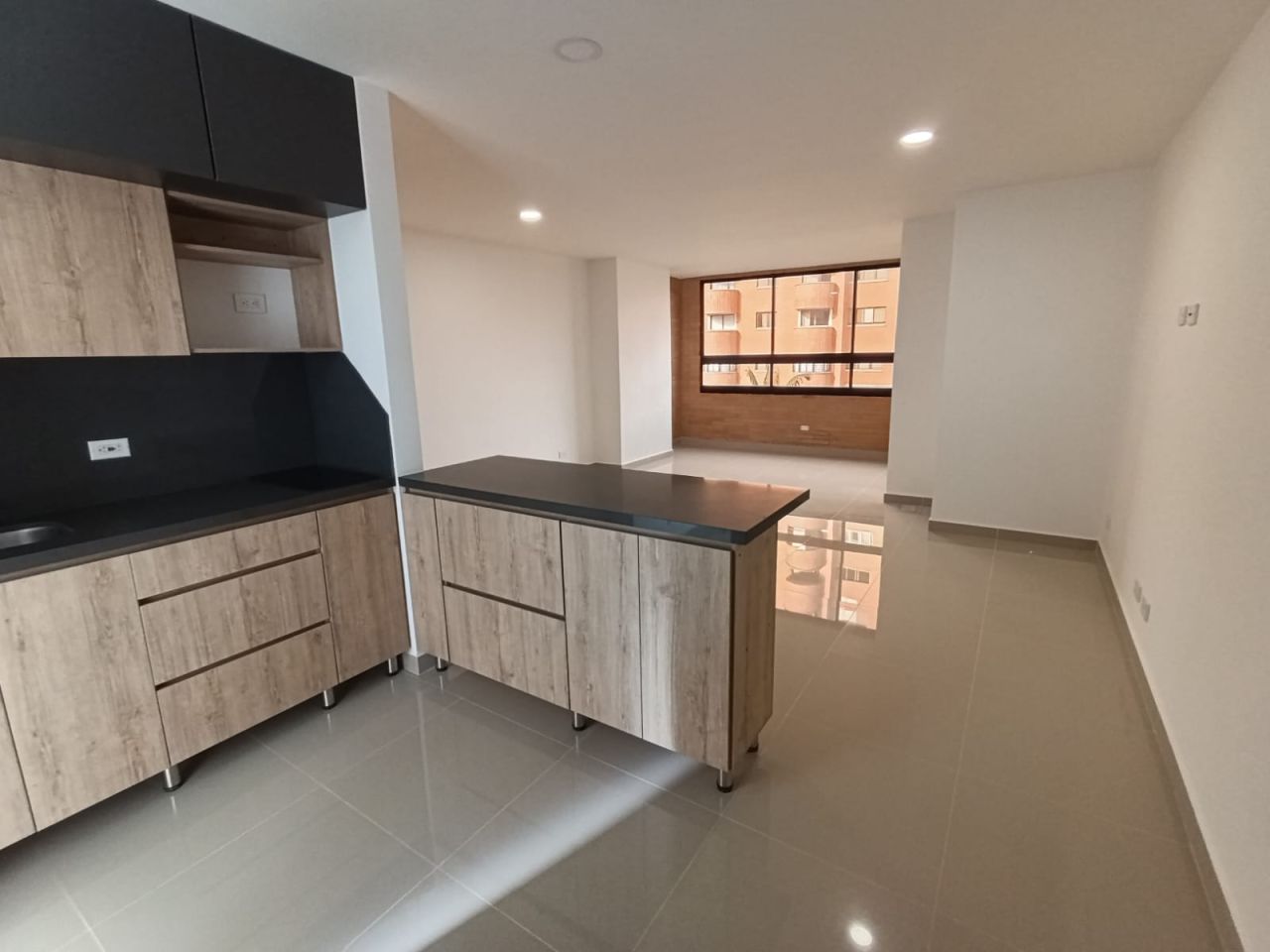 Apartaestudio en arriendo Antioquia Medellín San Joaquin 46 m2 Habitaciones 1 Baños 1 Garajes 0 Precio $2300000