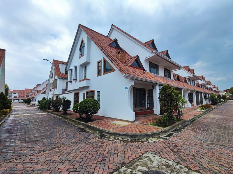 Casa en venta Cundinamarca Mosquera Cr Quintas Del Marquez 168 m2 Habitaciones 5 Baños 3 Garajes 1 Precio $580000000