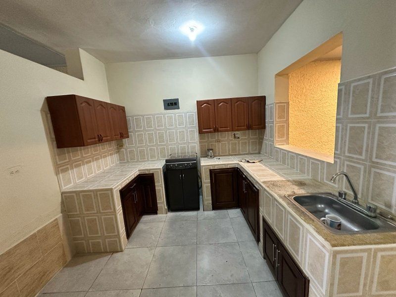 Casa en arriendo Antioquia Medellín Loma De Los Bernal 182 m2 Habitaciones 5 Baños 2 Garajes 0 Precio $6000000