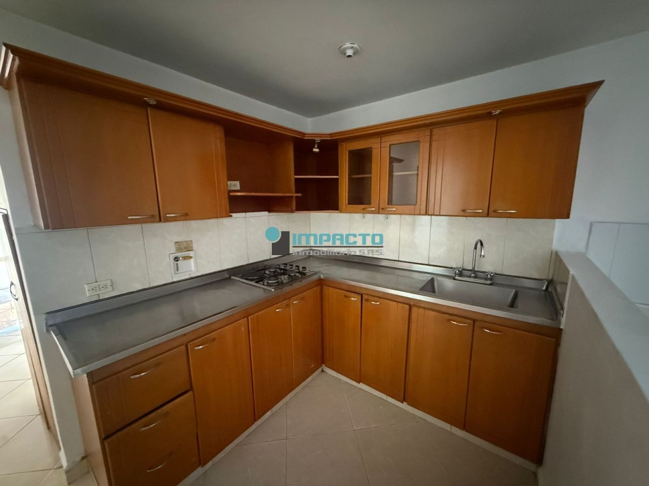 Casa en arriendo Antioquia Medellín Los Alcazares 78 m2 Habitaciones 3 Baños 2 Garajes 0 Precio $2400000