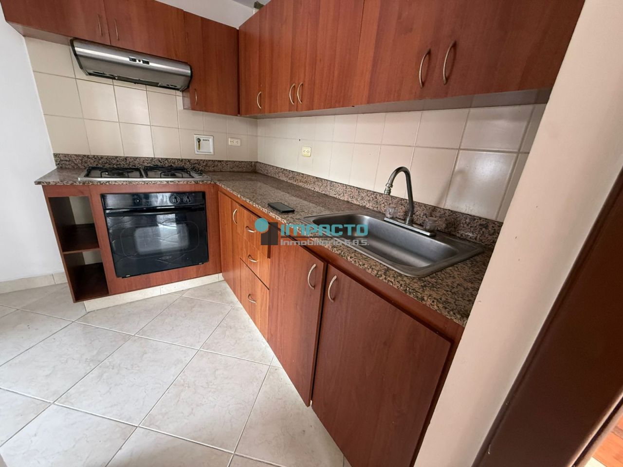 Apartamento en arriendo Antioquia Medellín Loma De Los Bernal 100 m2 Habitaciones 3 Baños 2 Garajes 1 Precio $4200000