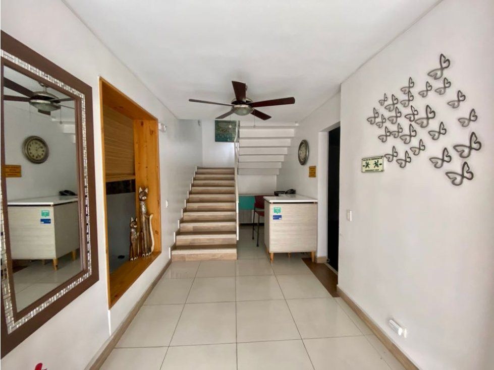Edificio en venta Valle Del Cauca Cali Santa Mónica 570 m2 Habitaciones 8 Baños 10 Garajes 5 Precio $1980000000