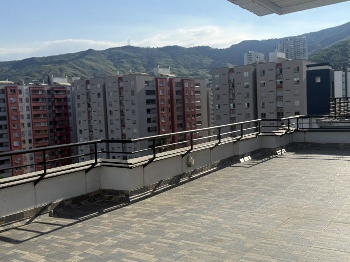 Apartamento en venta Valle Del Cauca Cali Area Libre - Parque Del Amor 188 m2 Habitaciones 3 Baños 5 Garajes 3 Precio $880000000