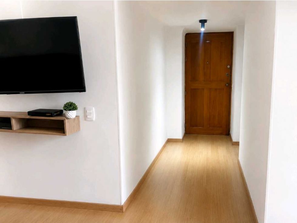 Apartamento en arriendo Antioquia Envigado Zona Centro 80 m2 Habitaciones 3 Baños 2 Garajes 1 Precio $3700000