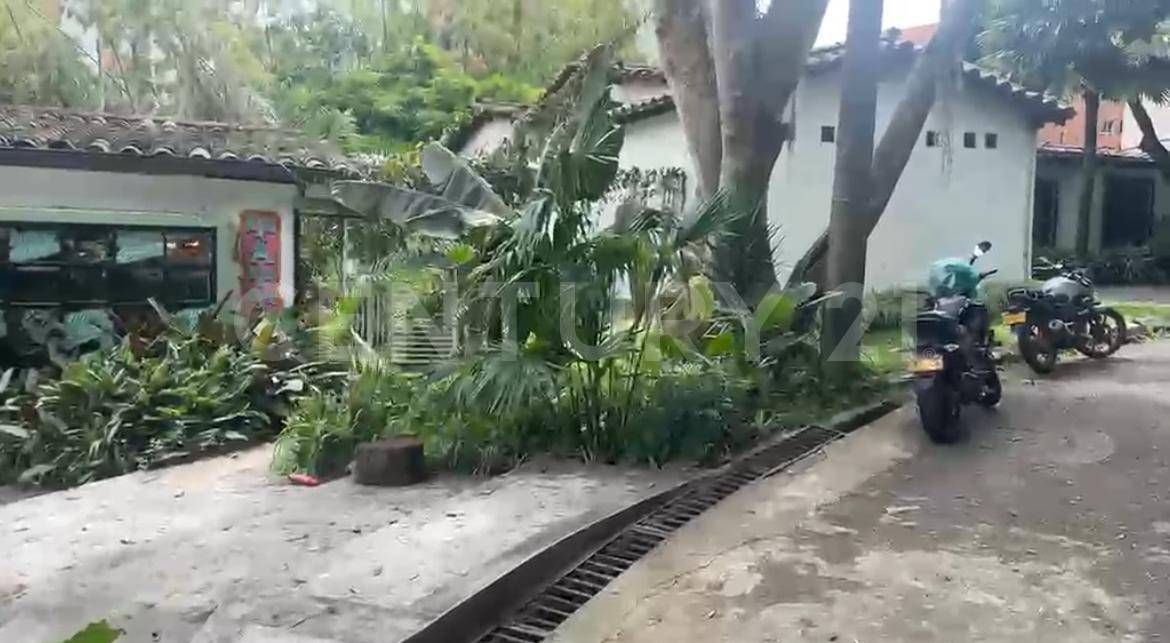 Local en arriendo Antioquia Medellín La Linde 675 m2 Habitaciones 0 Baños 3 Garajes 3 Precio $25100000