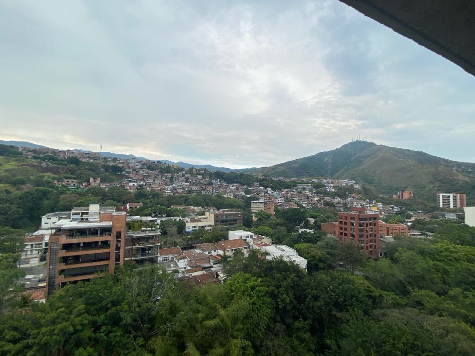 Apartamento en arriendo Valle Del Cauca Cali 20 De Julio 300 m2 Habitaciones 5 Baños 4 Garajes 2 Precio $6950000