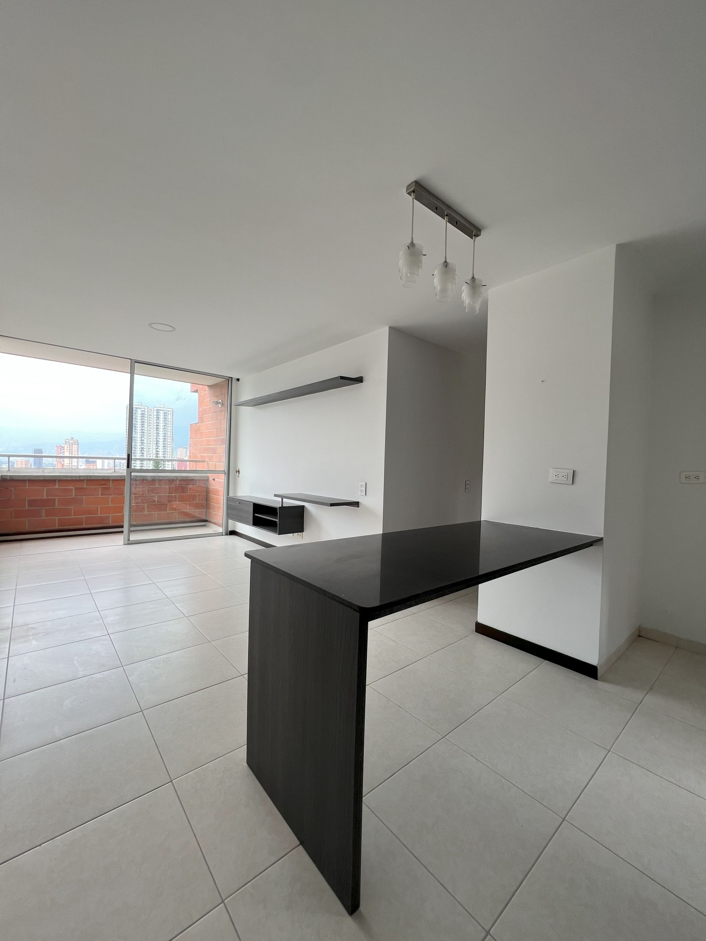 Apartamento en arriendo Antioquia Sabaneta Ancon Sur 75 m2 Habitaciones 3 Baños 2 Garajes 1 Precio $2700000