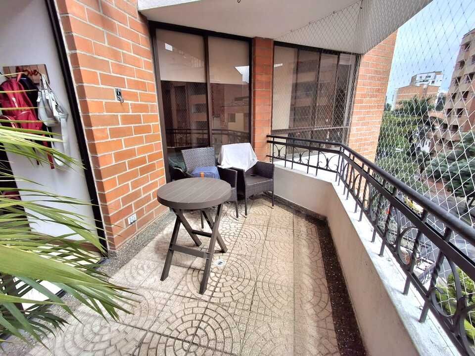 Apartamento en arriendo Antioquia Medellín Laureles 147 m2 Habitaciones 3 Baños 3 Garajes 2 Precio $5500000