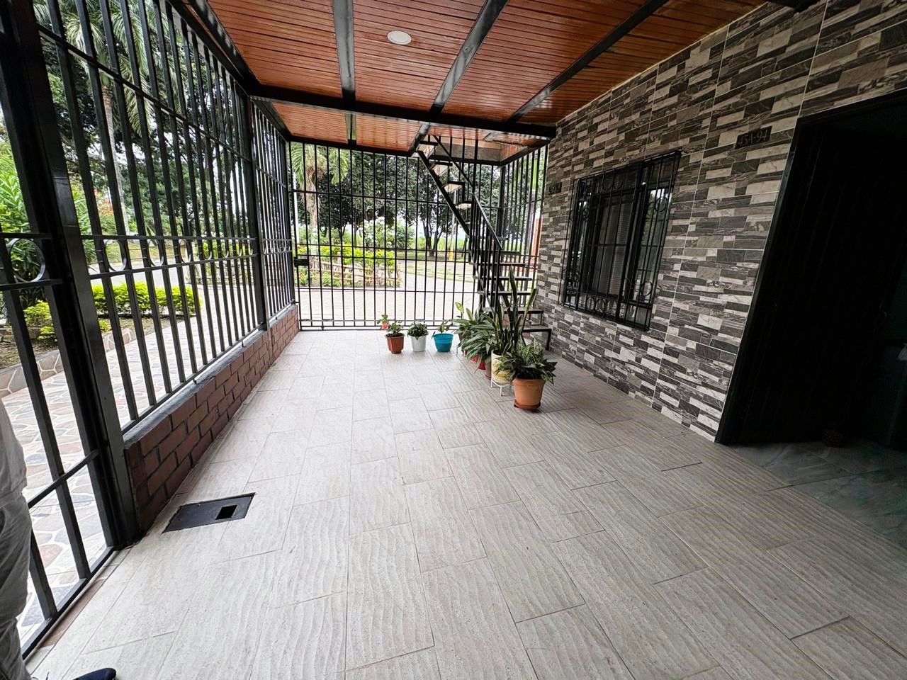 Casa en venta Valle Del Cauca Palmira Ub Llano Grande 220 m2 Habitaciones 4 Baños 3 Garajes 1 Precio $380000000