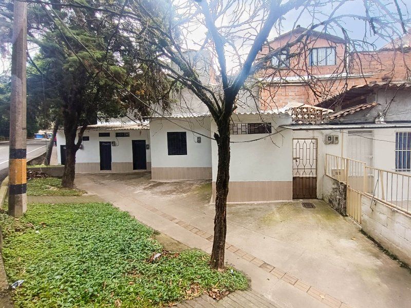 Casa en venta Antioquia Envigado Obrero 525 m2 Habitaciones 1 Baños 7 Garajes 0 Precio $1900000000
