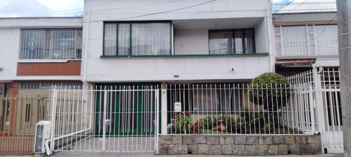 Casa en venta Cundinamarca Bogotá Santa Cecilia 24 m2 Habitaciones 6 Baños 5 Garajes 1 Precio $900000000