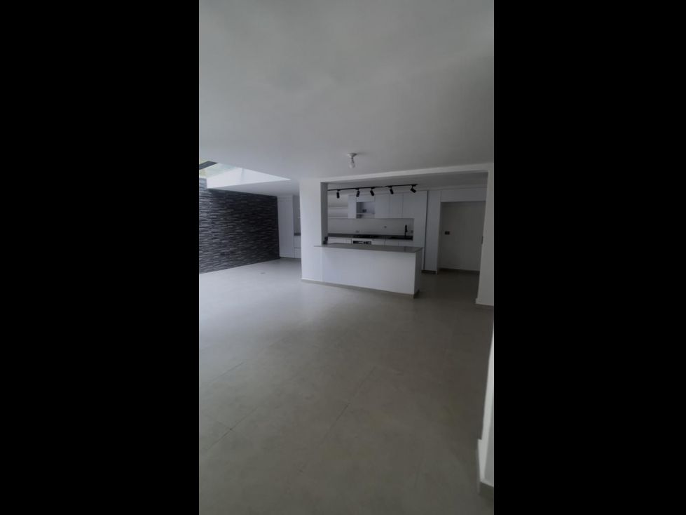 Casa en arriendo Antioquia Medellín El Tesoro 200 m2 Habitaciones 4 Baños 5 Garajes 2 Precio $12000000