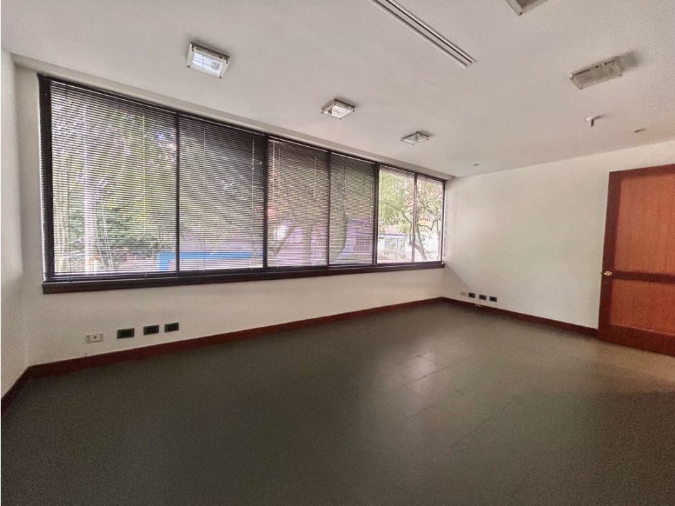 Oficina en arriendo Antioquia Medellín La Florida 110 m2 Habitaciones 0 Baños 4 Garajes 3 Precio $9900000