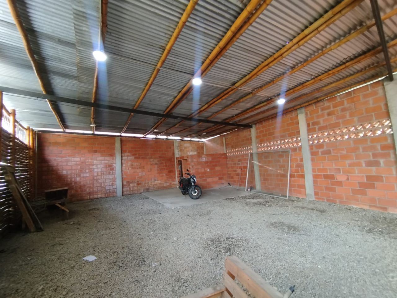 Local en arriendo Antioquia Bello Andalucía 28 m2 Habitaciones 0 Baños 2 Garajes 0 Precio $3800000