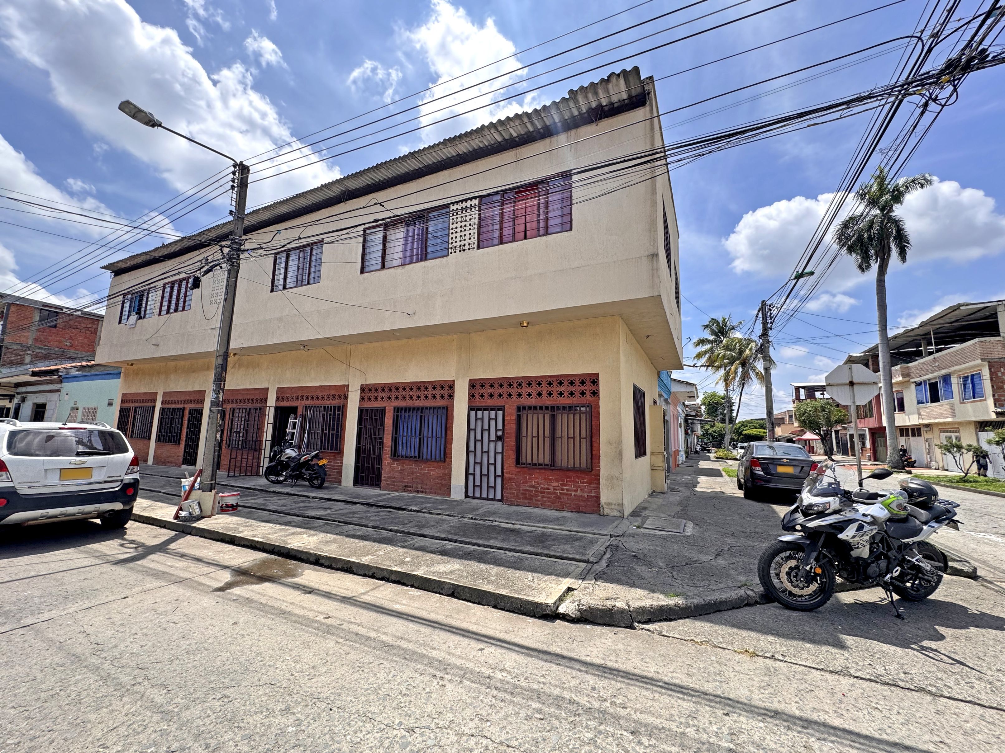 Edificio en venta Valle Del Cauca Cali Sucre 300 m2 Habitaciones 11 Baños 9 Garajes 0 Precio $820000000