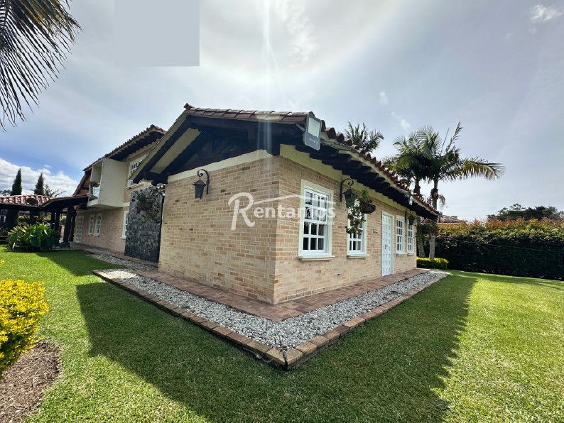 Casa en arriendo Antioquia Rionegro Gualanday 320 m2 Habitaciones 5 Baños 5 Garajes 5 Precio $16000000