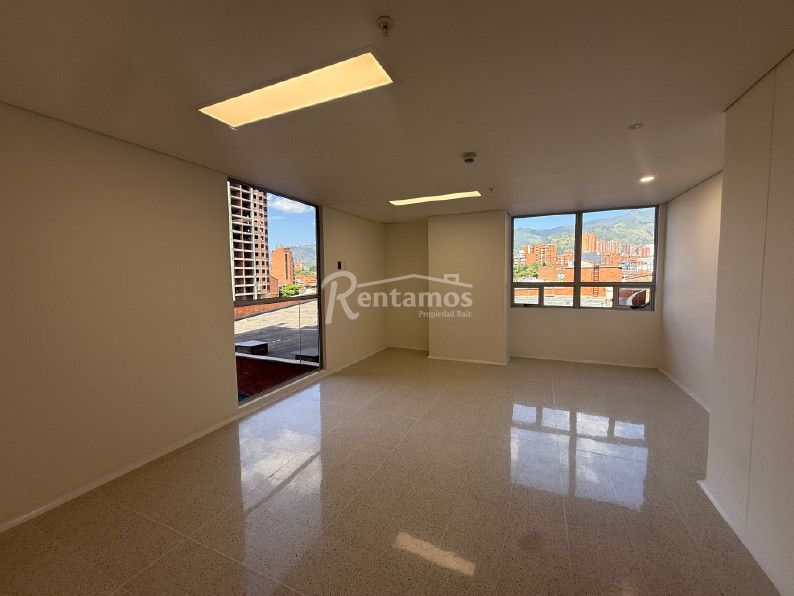 Consultorio en arriendo Antioquia Medellín Los Pinos 38 m2 Habitaciones 0 Baños 1 Garajes 1 Precio $5800000