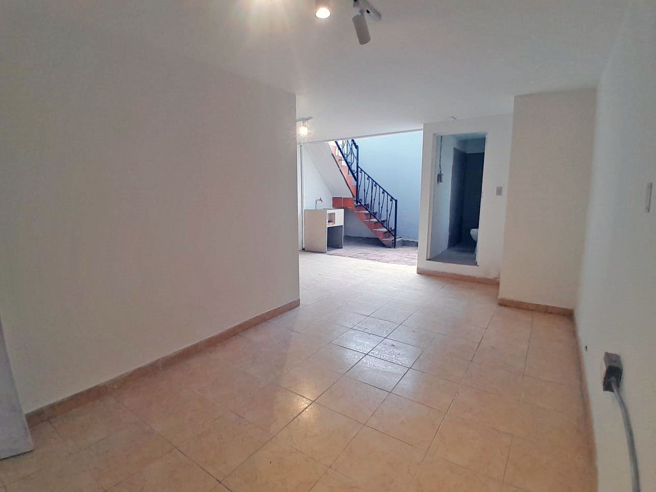 Apartaestudio en arriendo Antioquia Medellín El Chagualo 140 m2 Habitaciones 5 Baños 3 Garajes 0 Precio $2600000