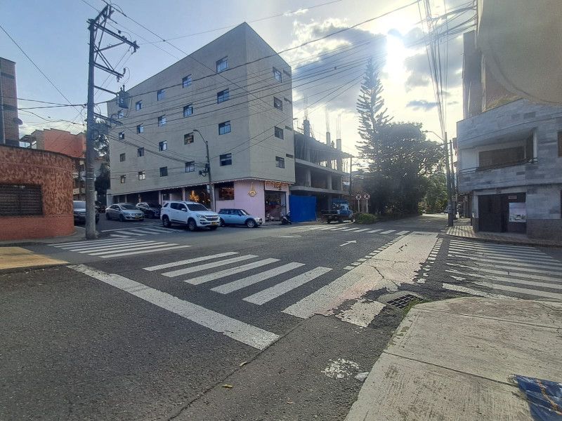 Local en arriendo Antioquia Envigado Bucarest 45 m2 Habitaciones 0 Baños 1 Garajes 0 Precio $2500000