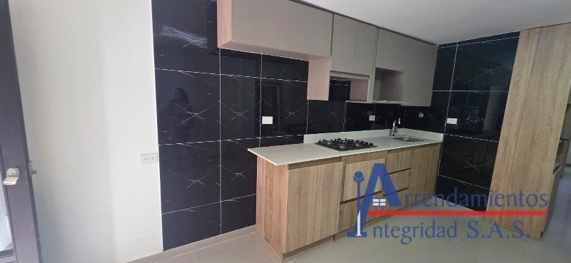 Apartamento en arriendo Antioquia Medellín Loma De Los Bernal 60 m2 Habitaciones 2 Baños 3 Garajes 0 Precio $2500000