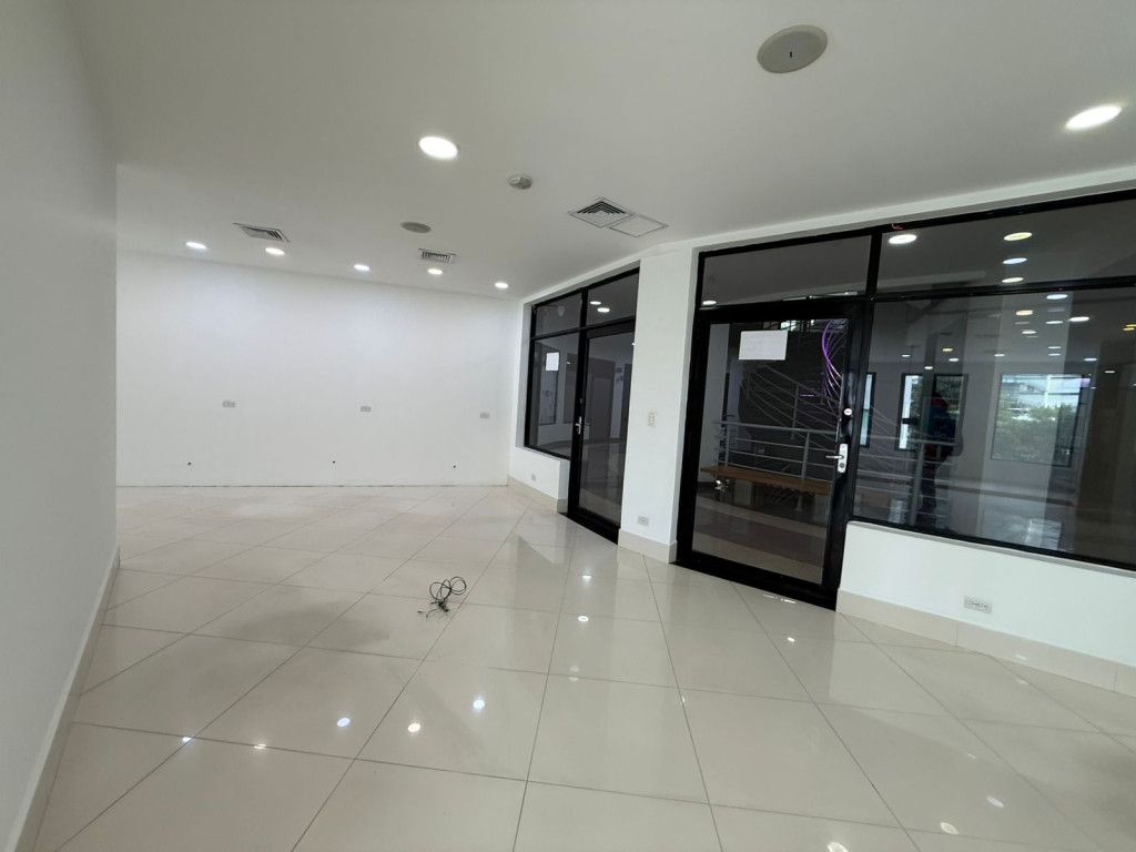Oficina en arriendo Antioquia Medellín Los Balsos No2 92 m2 Habitaciones 0 Baños 0 Garajes 0 Precio $8198396
