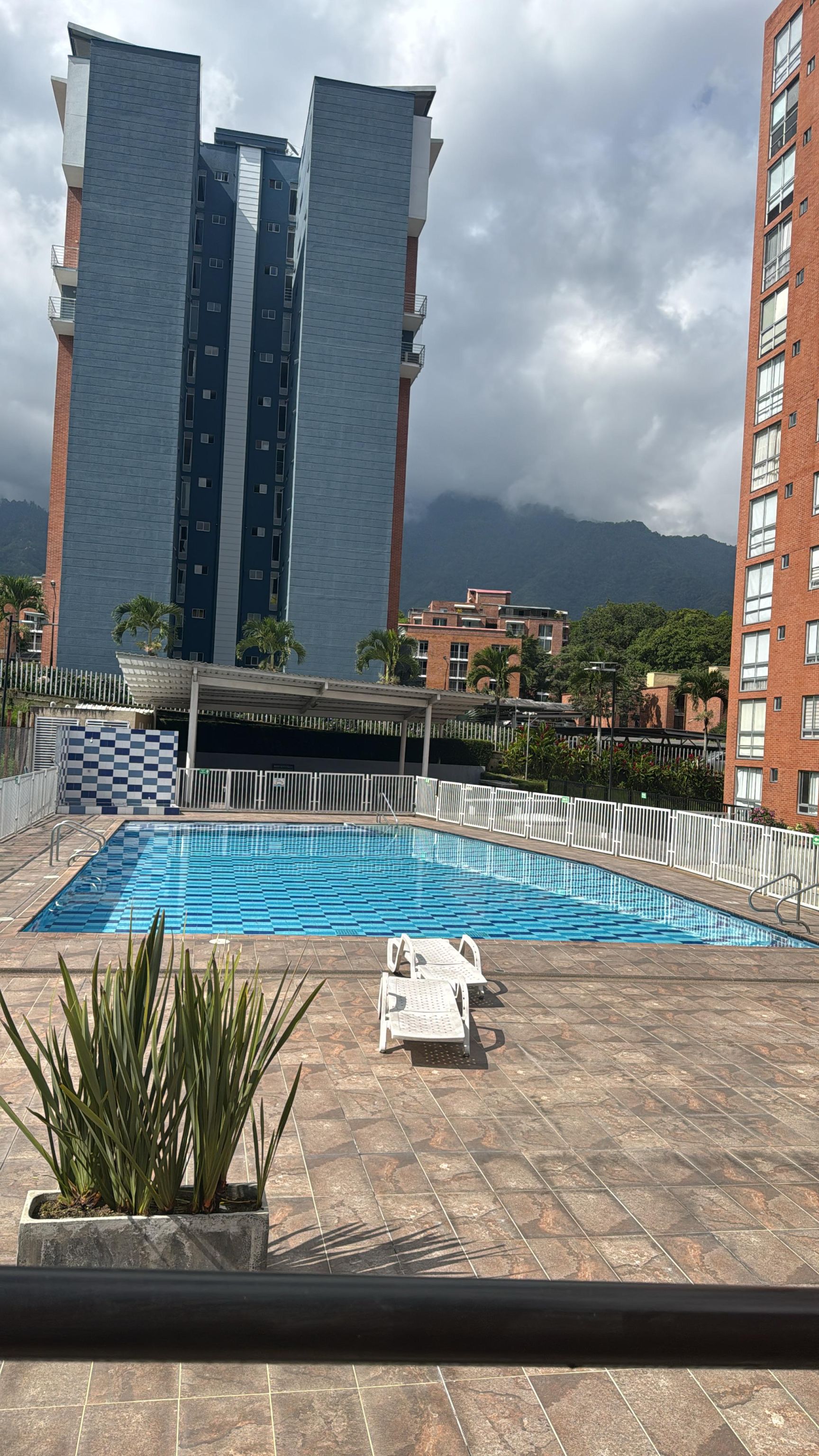 Apartaestudio en arriendo Tolima Ibagué Cr Tejares 32 m2 Habitaciones 2 Baños 1 Garajes 1 Precio $1400000
