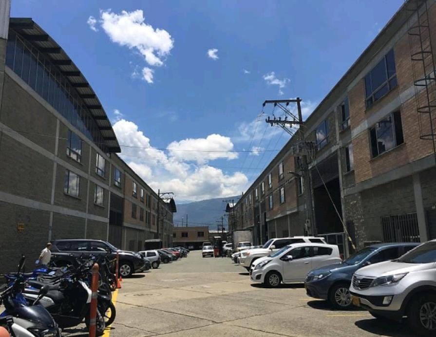 Bodega en arriendo Antioquia Itagüí Zona Industrial 3 1560 m2 Habitaciones 0 Baños 11 Garajes 4 Precio $56160000