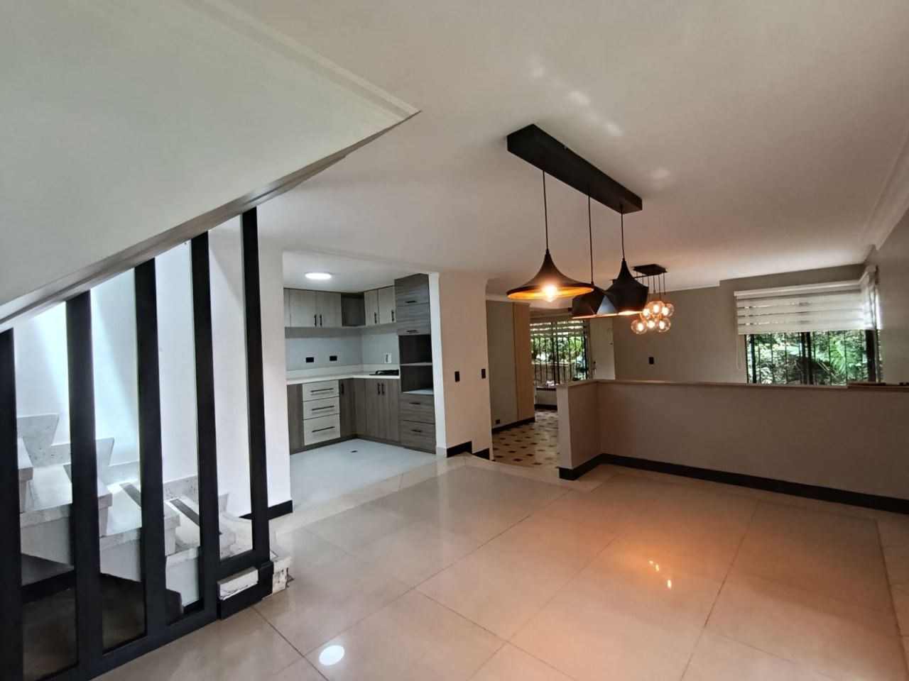 Casa en arriendo Antioquia Medellín El Tesoro 220 m2 Habitaciones 3 Baños 3 Garajes 1 Precio $5300000