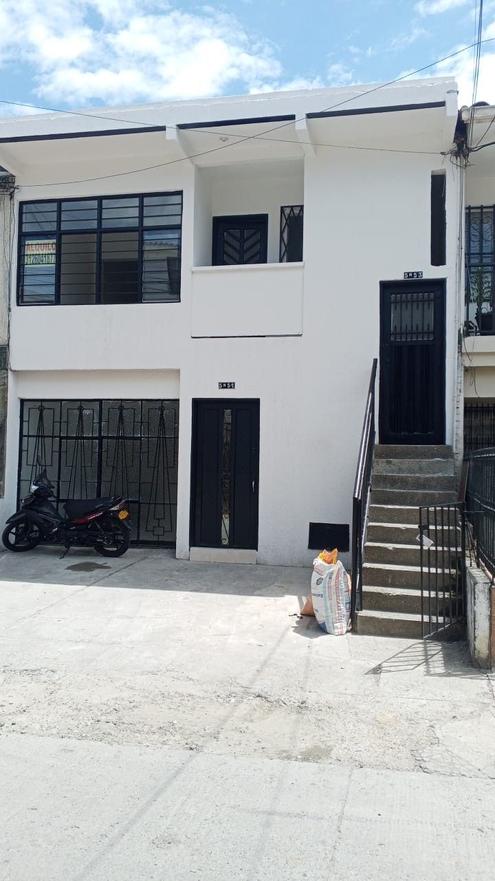 Casa en venta Valle Del Cauca Cali El Trébol 214 m2 Habitaciones 6 Baños 3 Garajes 0 Precio $450000000