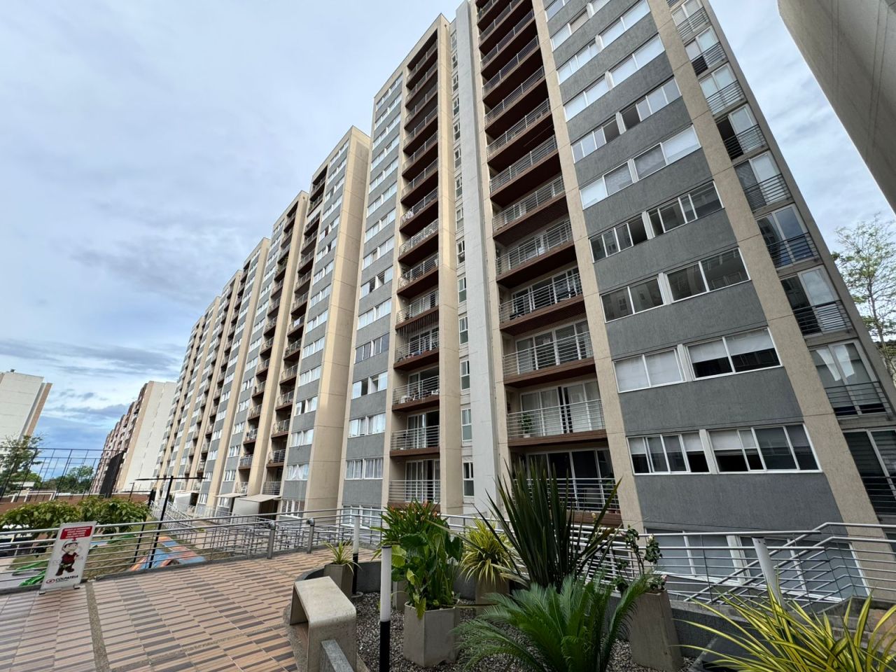 Apartamento en arriendo Tolima Ibagué Ub Bosques De Varsovia 74 m2 Habitaciones 3 Baños 2 Garajes 1 Precio $1660000