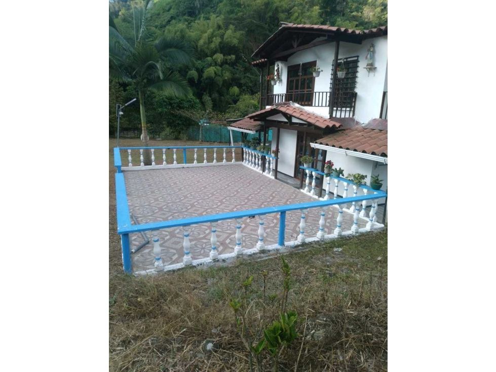Casa Campestre en venta Caldas Chinchiná Chinchiná 184 m2 Habitaciones 3 Baños 2 Garajes 10 Precio $290000000