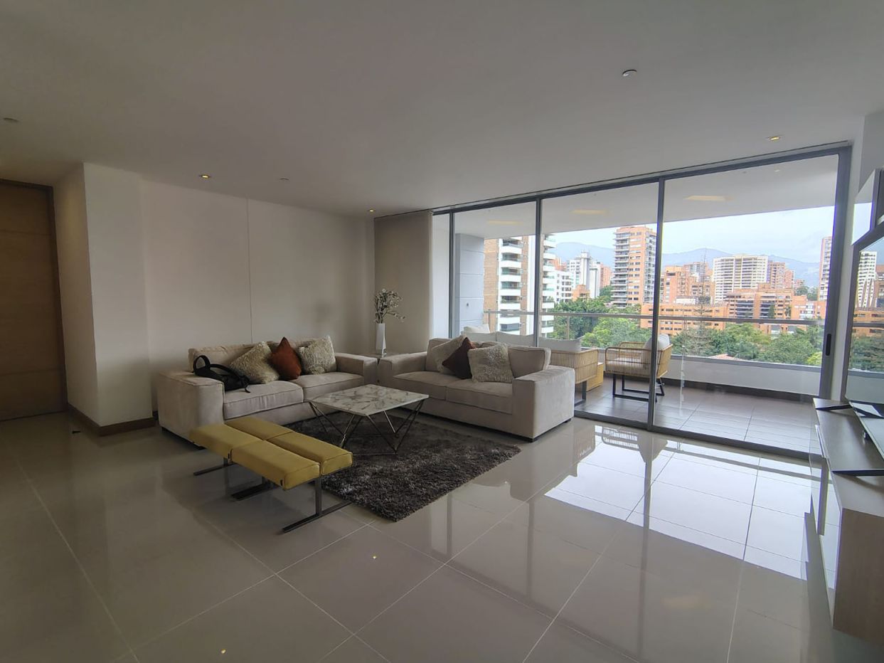 Apartamento en arriendo Antioquia Medellín La Florida 190 m2 Habitaciones 3 Baños 4 Garajes 3 Precio $15300000