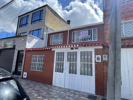 Casa en venta Cundinamarca Bogotá La Serena 200 m2 Habitaciones 4 Baños 2 Garajes 1 Precio $650000000
