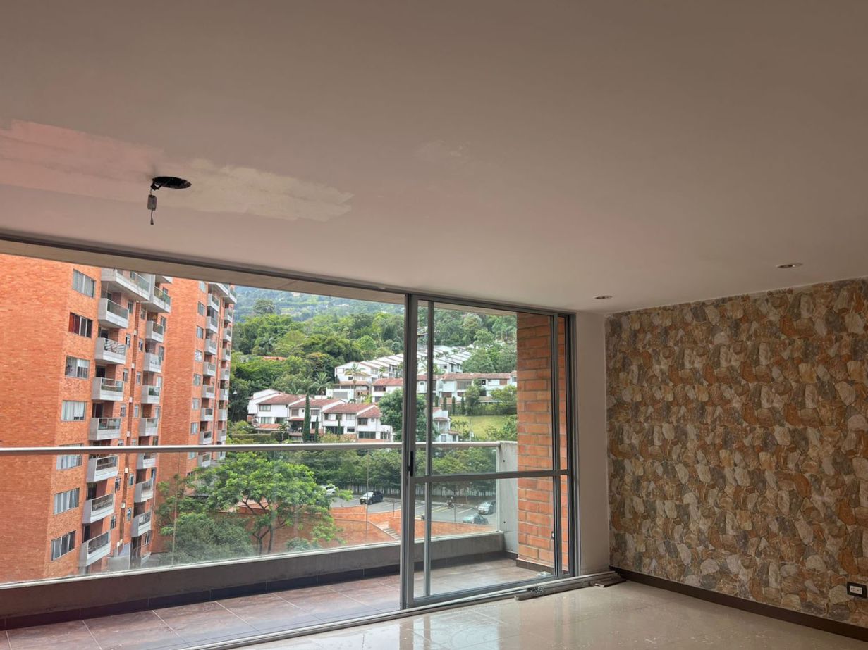 Apartamento en arriendo Antioquia Envigado La Inmaculada 90 m2 Habitaciones 3 Baños 3 Garajes 1 Precio $4950000