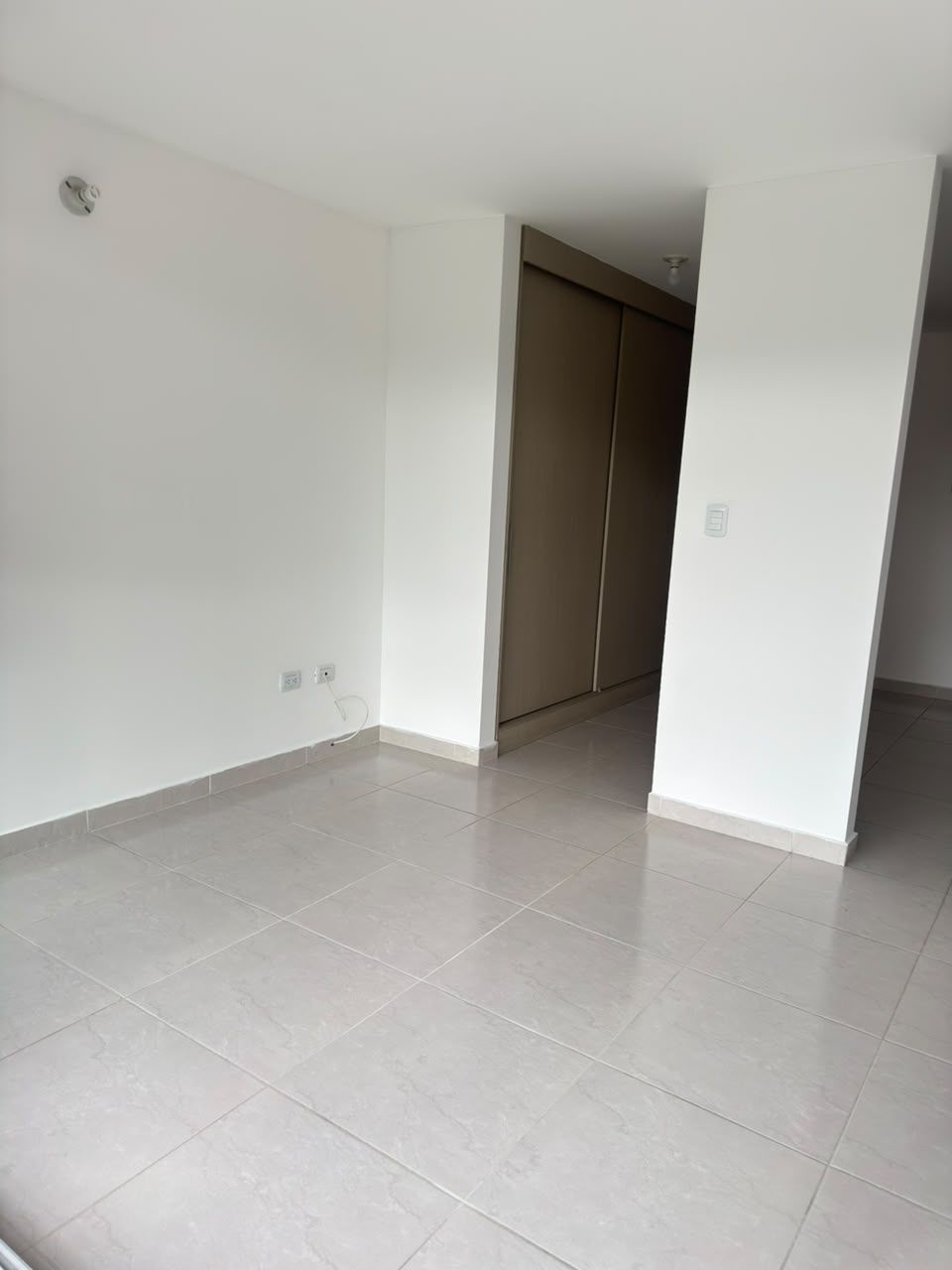 Apartaestudio en arriendo Tolima Ibagué Cr Tejares 32 m2 Habitaciones 2 Baños 2 Garajes 1 Precio $1400000