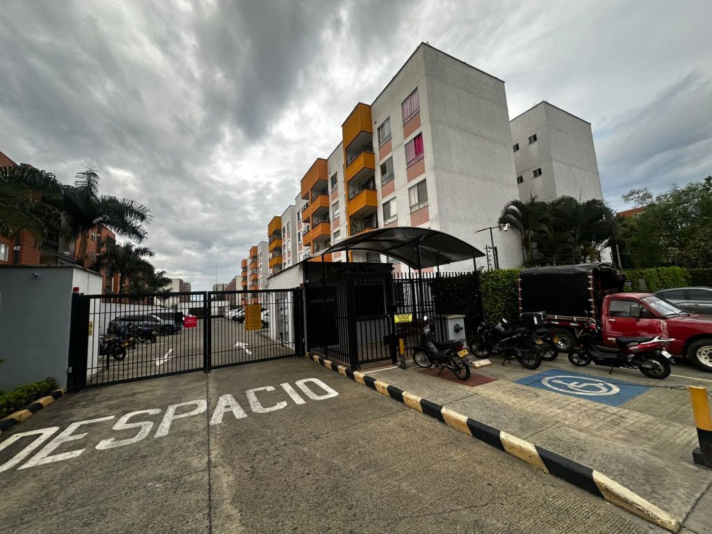 Apartamento en arriendo Valle Del Cauca Cali Conjunto Residencial Entrepalmas Bochalema 65 m2 Habitaciones 2 Baños 2 Garajes 0 Precio $1520000