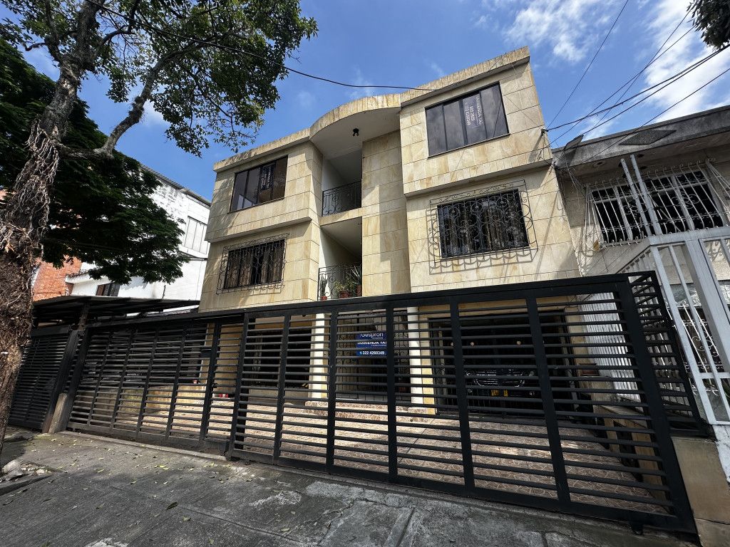 Apartaestudio en arriendo Valle Del Cauca Cali Prados Del Norte 40 m2 Habitaciones 1 Baños 1 Garajes 0 Precio $1520000