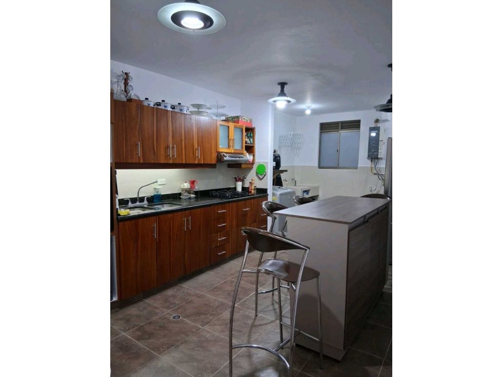 Casa en arriendo Antioquia Itagüí Ditaires 240 m2 Habitaciones 4 Baños 3 Garajes 4 Precio $6500000