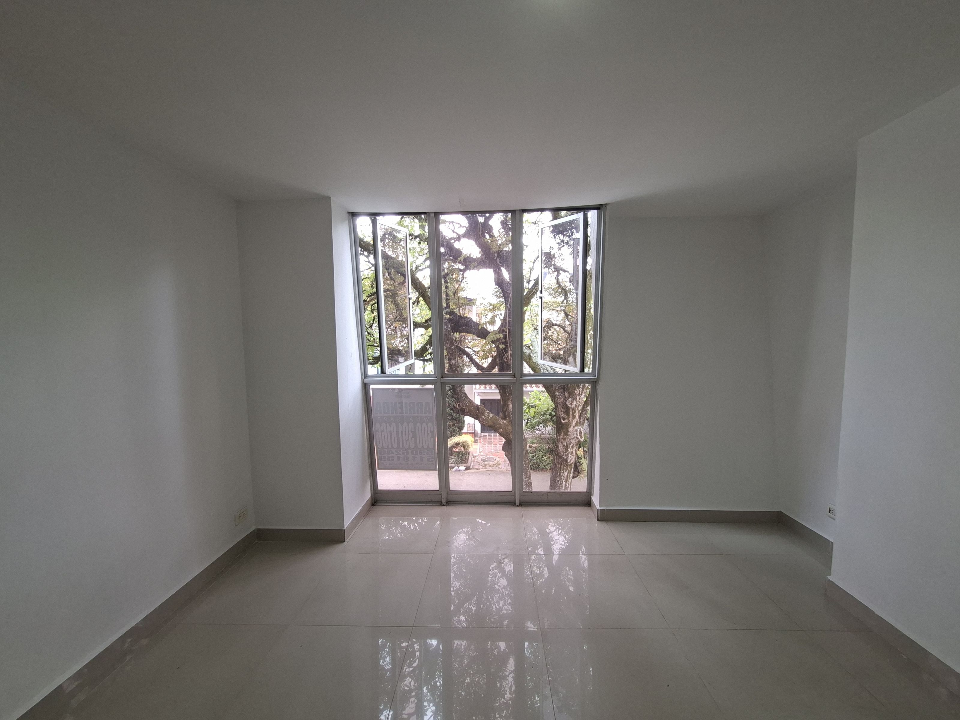 Apartamento en arriendo Antioquia Medellín Los Pinos 76 m2 Habitaciones 3 Baños 2 Garajes 2 Precio $2600000