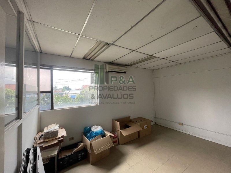 Bodega en arriendo Antioquia Medellín Miranda 200 m2 Habitaciones 0 Baños 2 Garajes 0 Precio $8500000