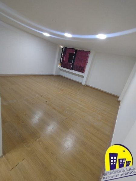 Oficina en arriendo Antioquia Medellín La Candelaria 70 m2 Habitaciones 0 Baños 1 Garajes 0 Precio $1700000