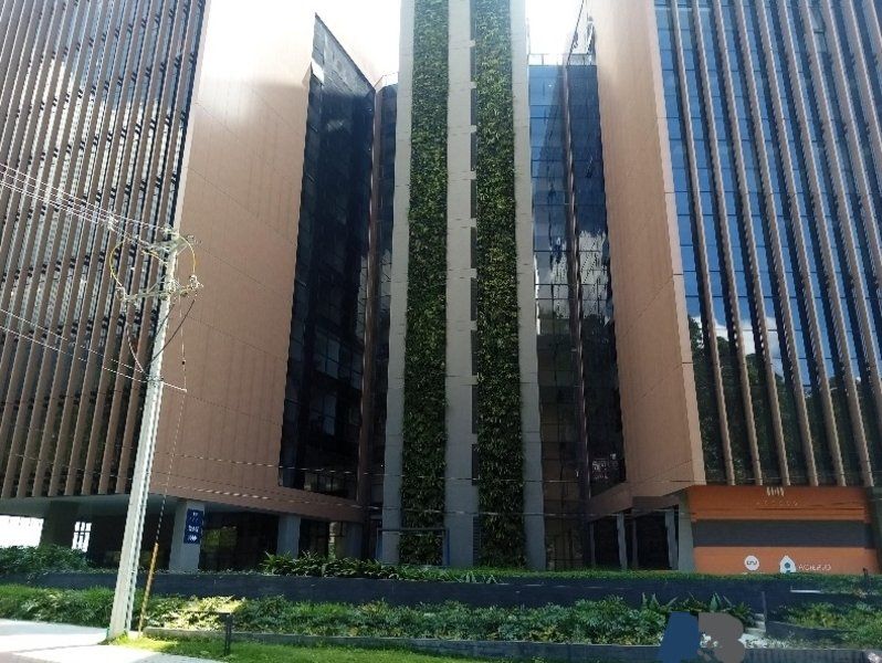 Oficina en arriendo Antioquia Medellín Altos Del Poblado 242 m2 Habitaciones 0 Baños 3 Garajes 6 Precio $24916488