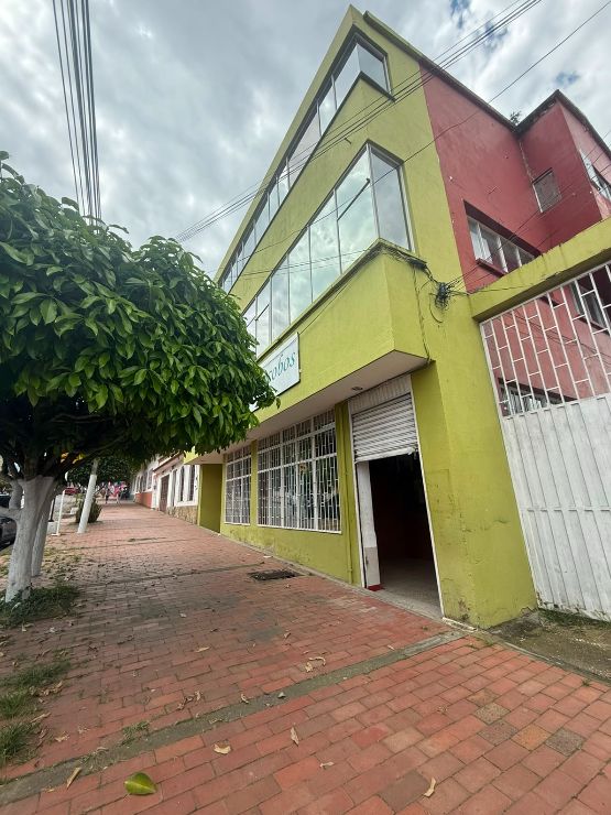Edificio en arriendo o venta Cundinamarca La Mesa Santa Barbara 558 m2 Habitaciones 6 Baños 6 Garajes 4 Precio venta $1600000000 Precio arriendo $4700000