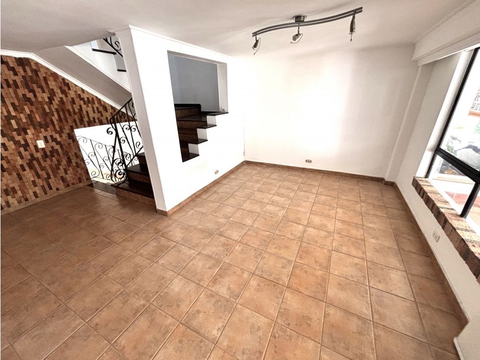 Casa en arriendo Antioquia Envigado Tierra Prometida 200 m2 Habitaciones 3 Baños 3 Garajes 2 Precio $5100000