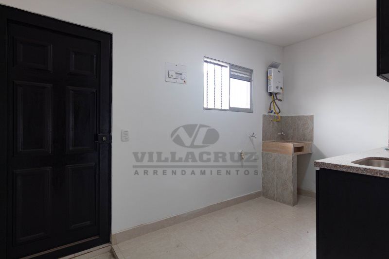 Apartamento en arriendo Antioquia Medellín Urbanizacion Serrania 35 m2 Habitaciones 2 Baños 1 Garajes 0 Precio $1200000