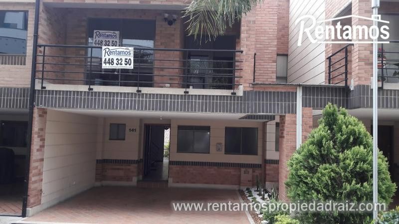 Casa en arriendo Antioquia Envigado Zúñiga 156 m2 Habitaciones 4 Baños 3 Garajes 2 Precio $8900000